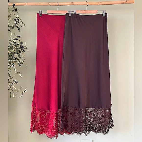 Made in Italy Satin Lace Hem Skirt - Picture 1 of 4